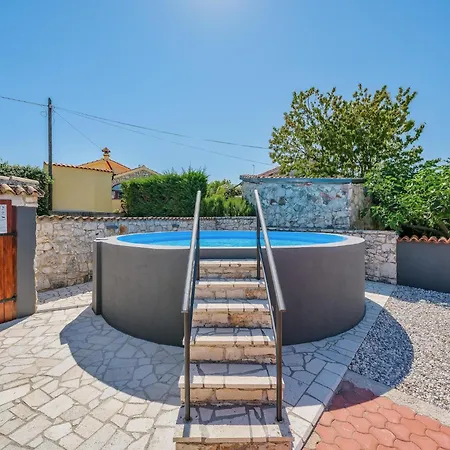 Appartement Milena- With Pool Višnjan
